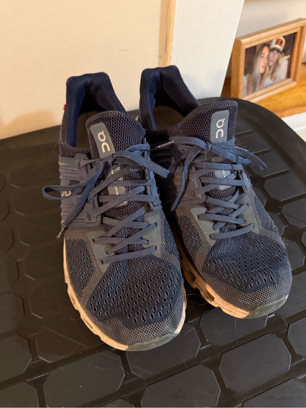 men’s on cloud running shoes